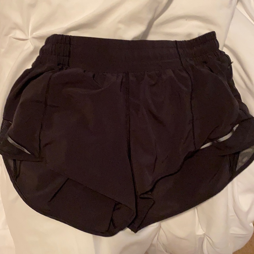 Size 6 hotty hot lulu shorts 2.5 inch